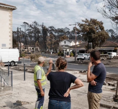 Habitants et acteurs locaux du Porge examinent les dégâts d’un incendie et les besoins de reconstruction